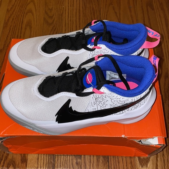 Nike Shoes - NEW Nike Space Jam